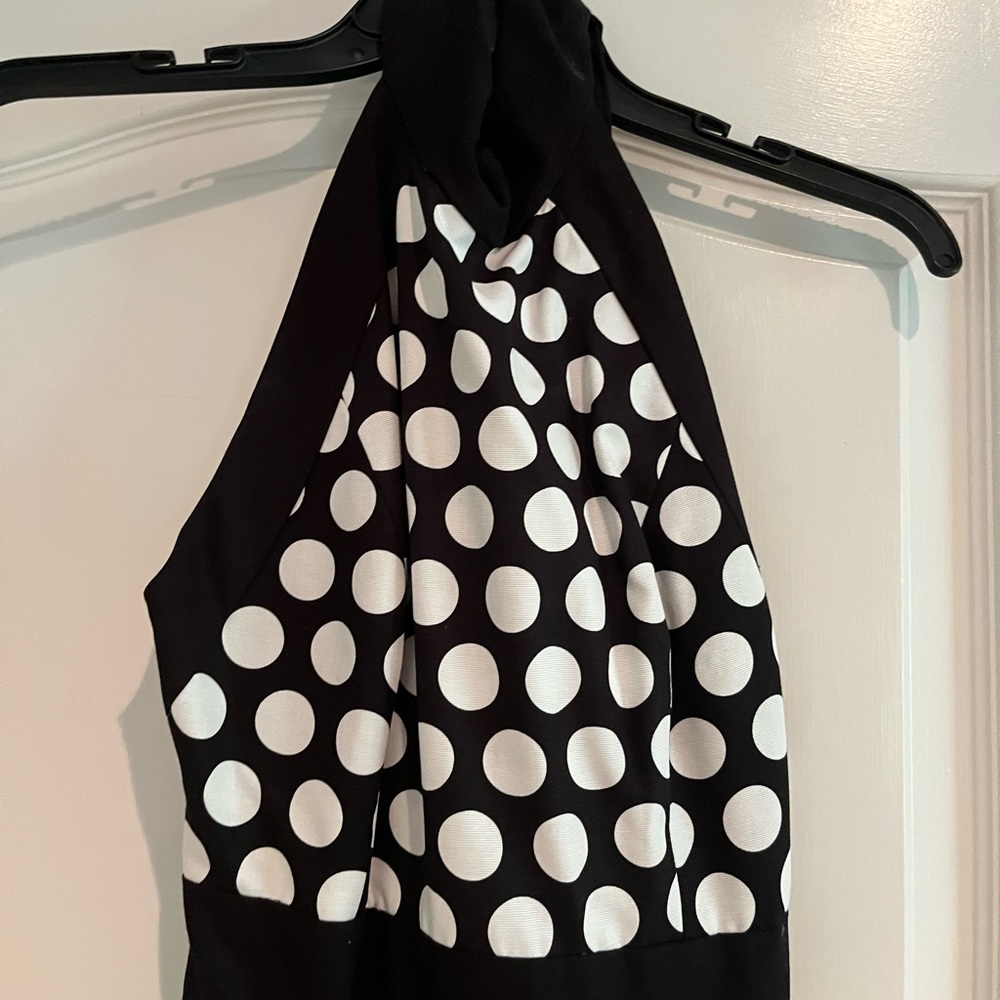 AJ BARI knee length dress! High neck halter style super cute! Size 4!NWOT
